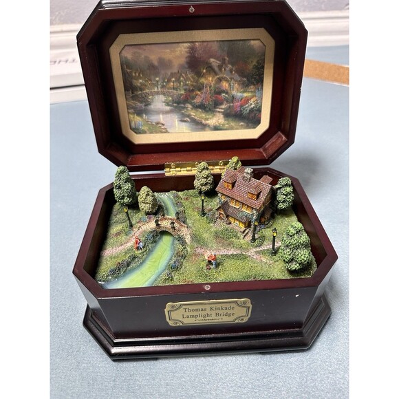 Rare Lamplight Bridge by Thomas Kinkade music box. Tested and works - Picture 2 of 7